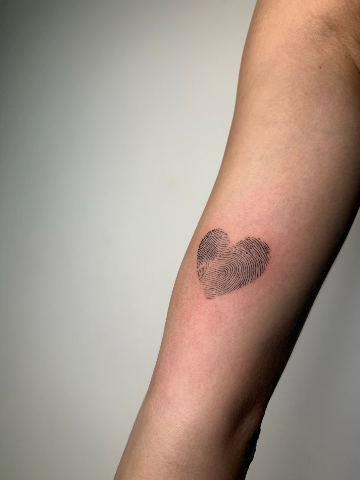 Fineline — tatuaggio minimale